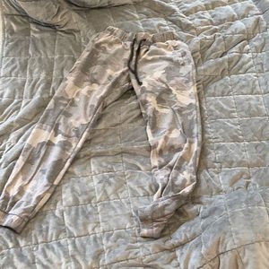 Camouflage sweatpants size small junior
